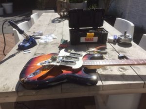 - https://www.gitaargarage.nl -